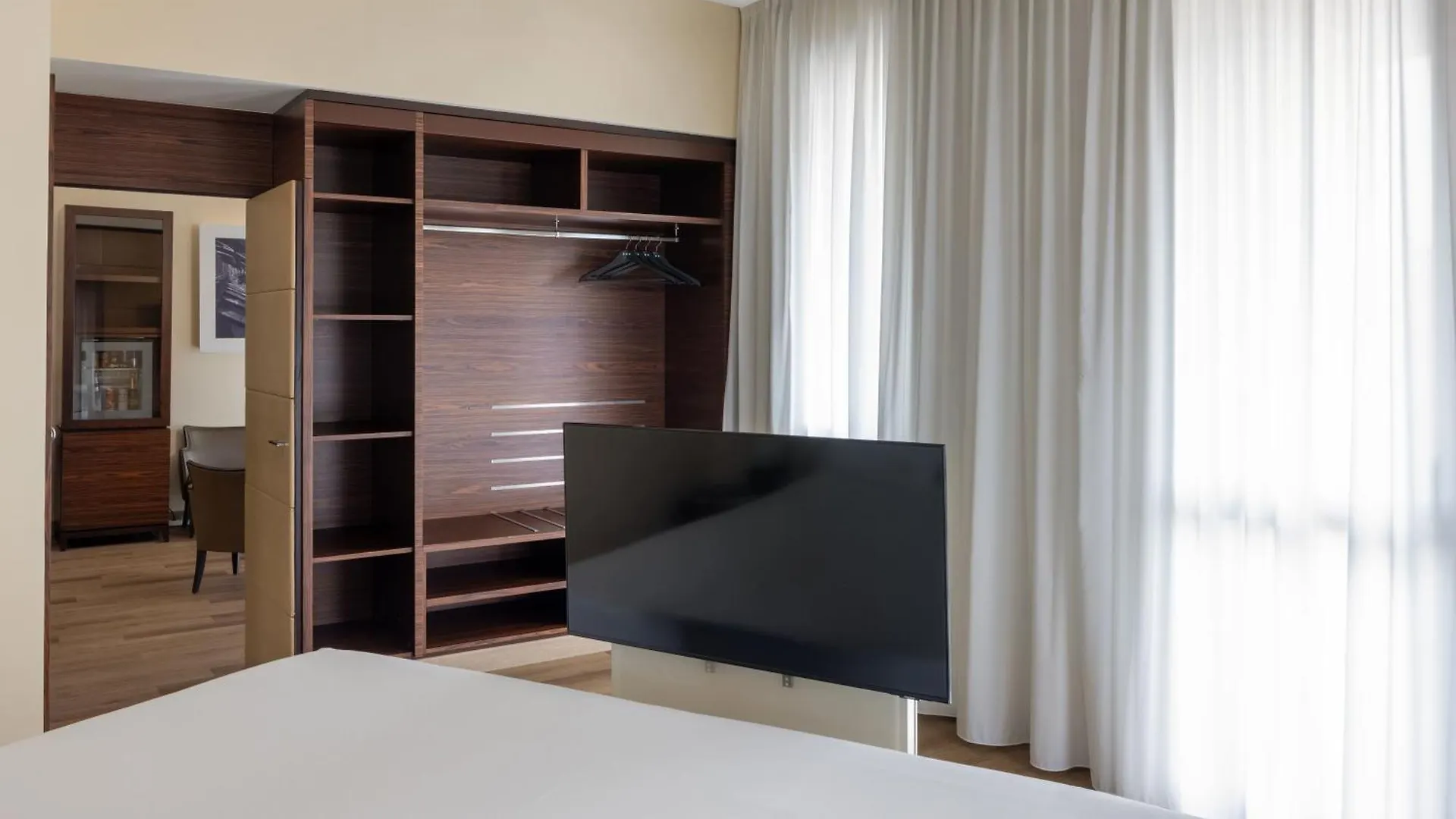 Una Hotels Cusani Milano 4*, Milan