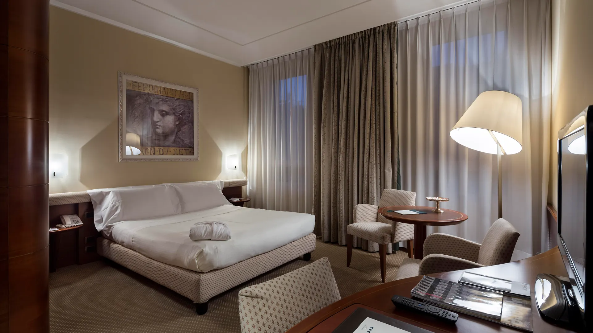 Una Hotels Cusani Milano 4*,